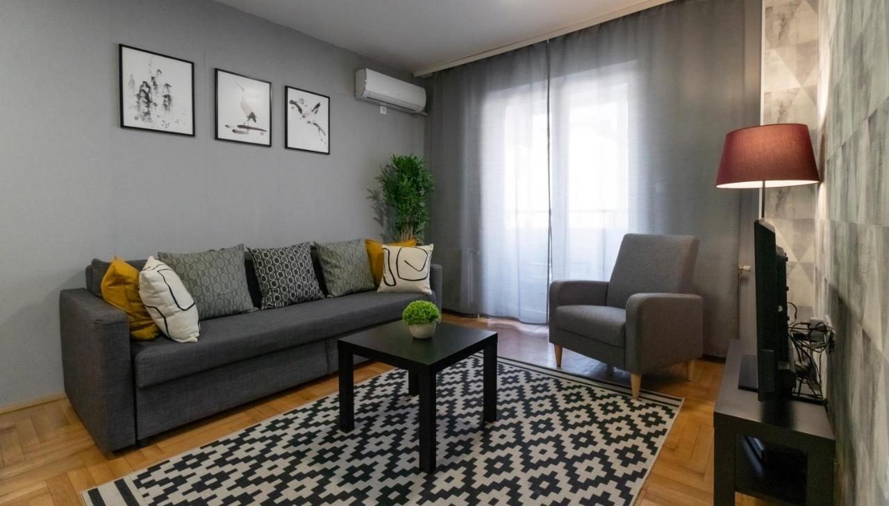 Central Fenix Apartment - Free Private Parking-Fast Wi-Fi Нови-Сад Экстерьер фото
