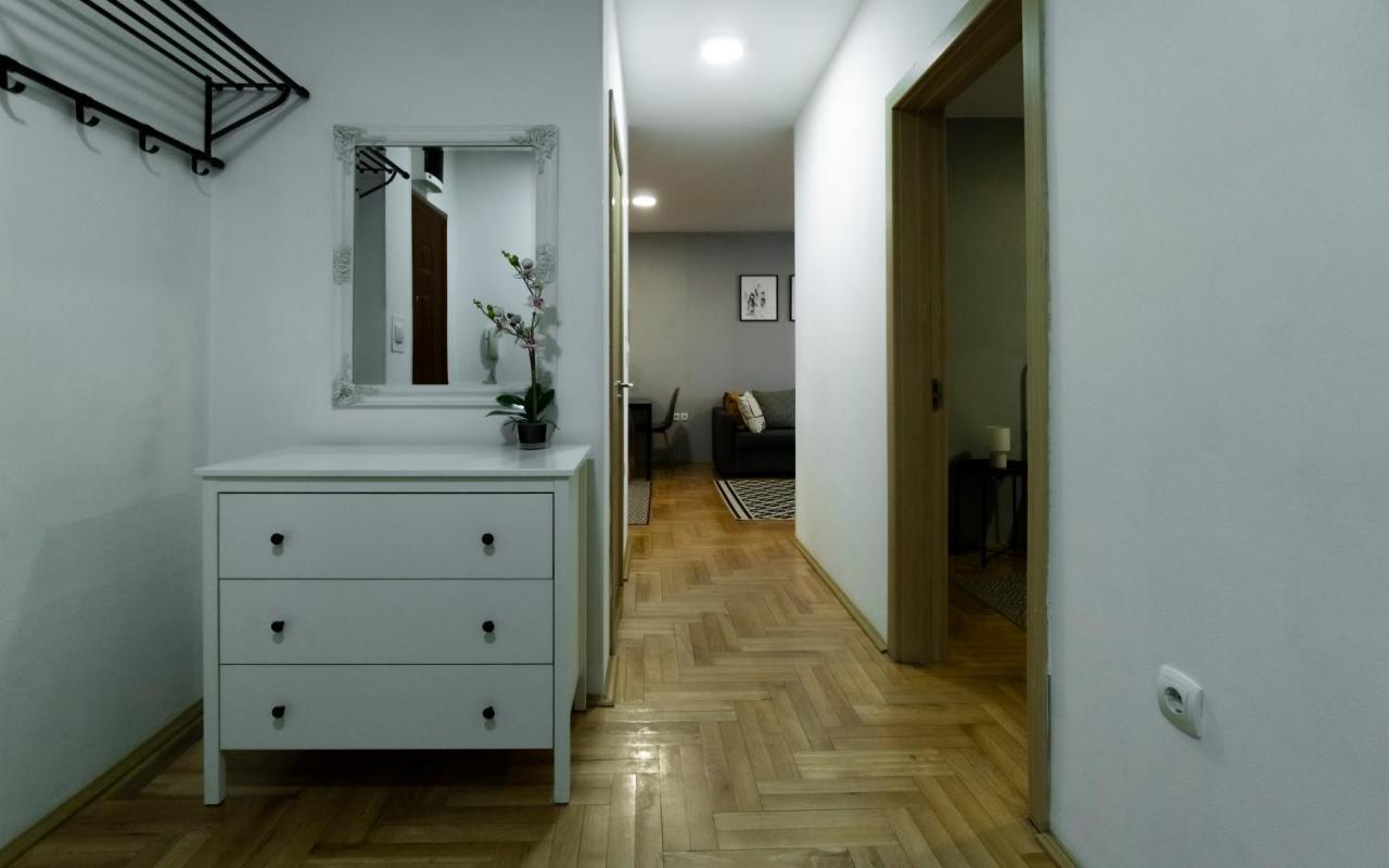 Central Fenix Apartment - Free Private Parking-Fast Wi-Fi Нови-Сад Экстерьер фото