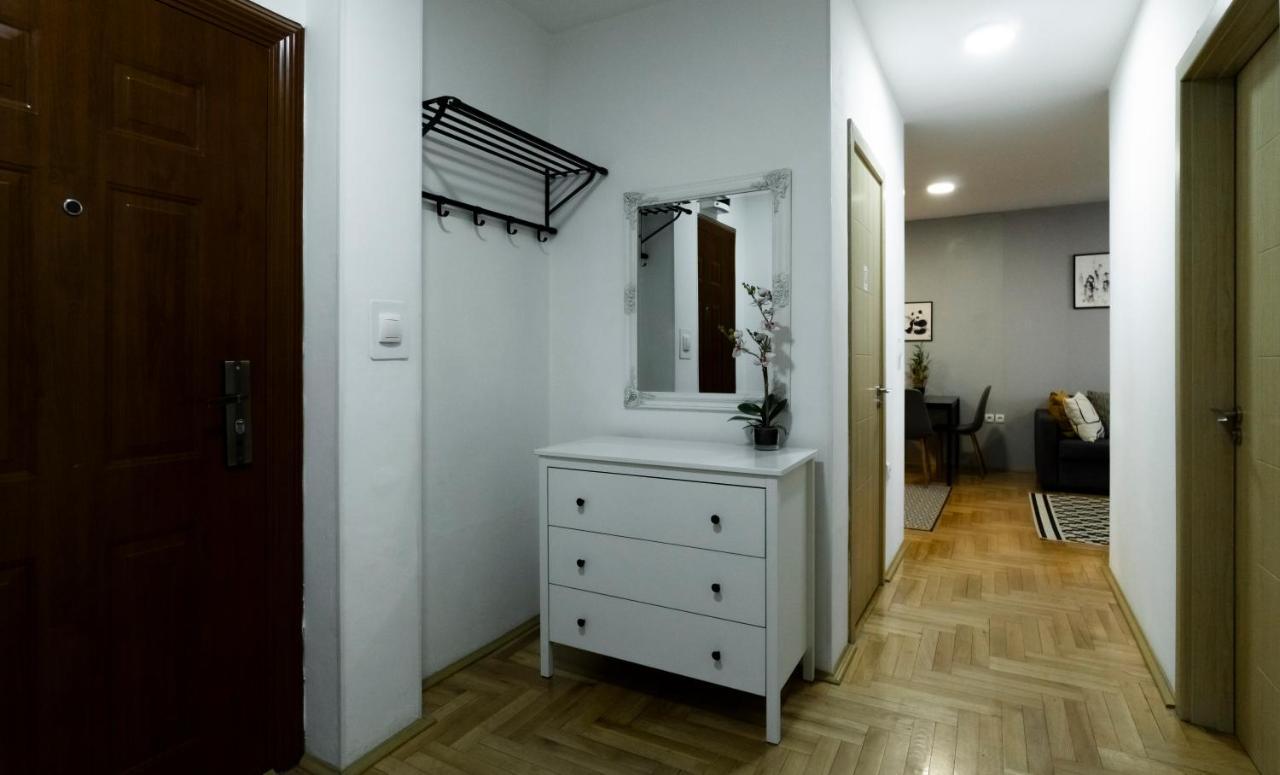 Central Fenix Apartment - Free Private Parking-Fast Wi-Fi Нови-Сад Экстерьер фото