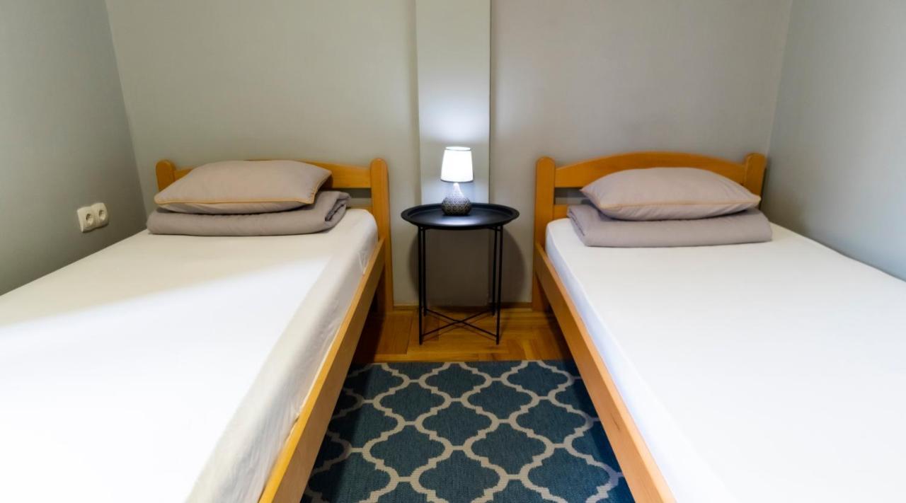 Central Fenix Apartment - Free Private Parking-Fast Wi-Fi Нови-Сад Экстерьер фото