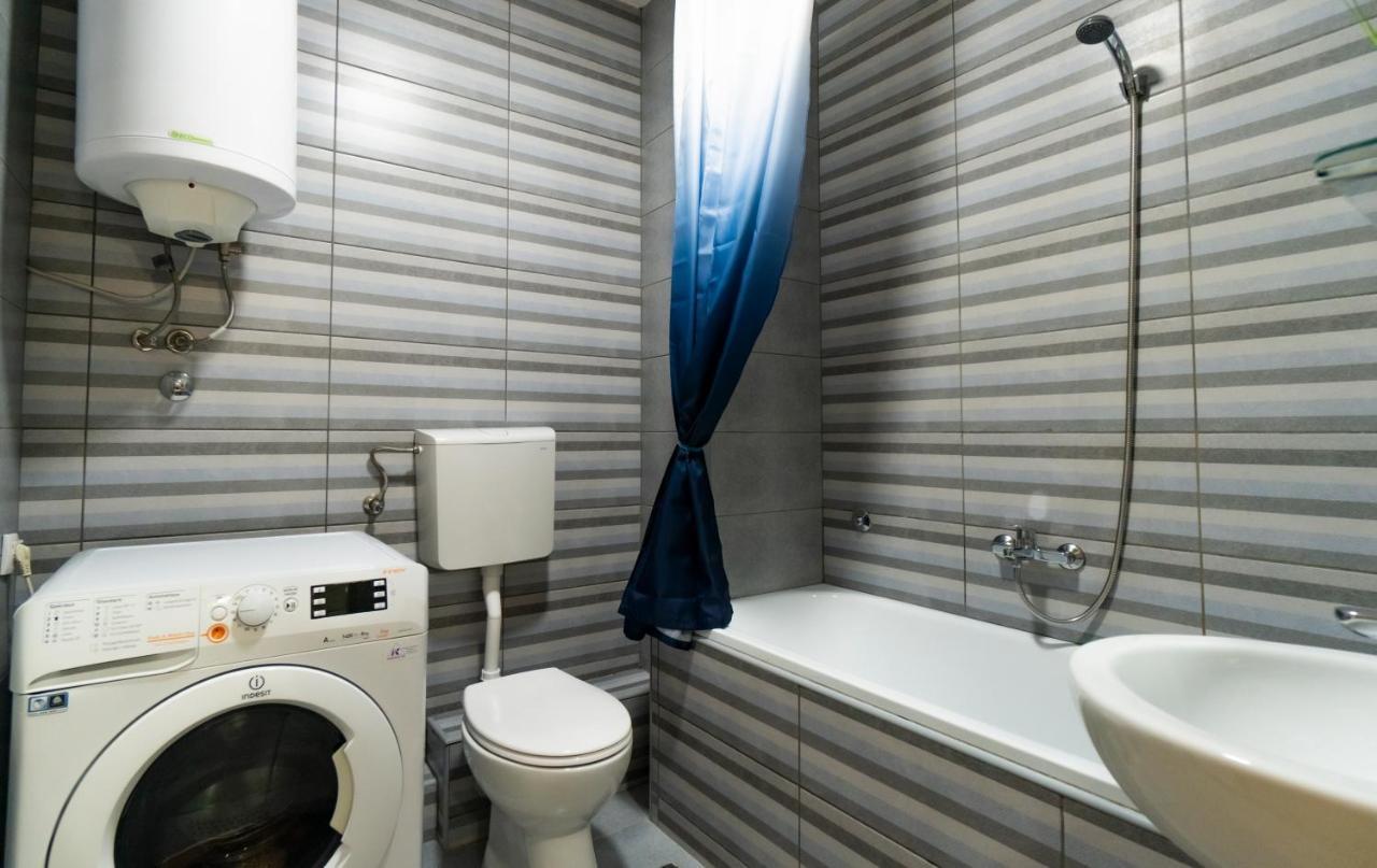 Central Fenix Apartment - Free Private Parking-Fast Wi-Fi Нови-Сад Экстерьер фото